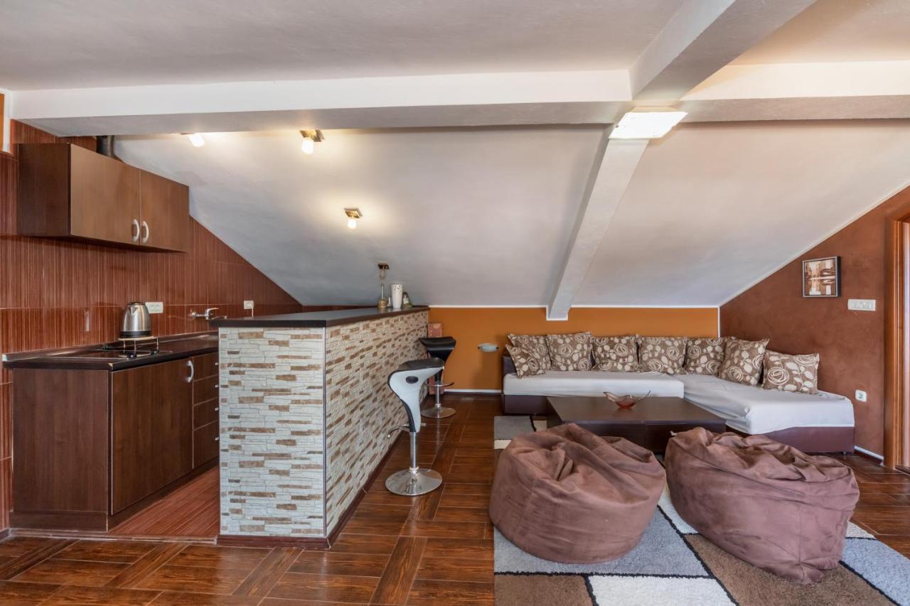 Apartments Pod Lozom With Seaview Petrovac Szoba fotó