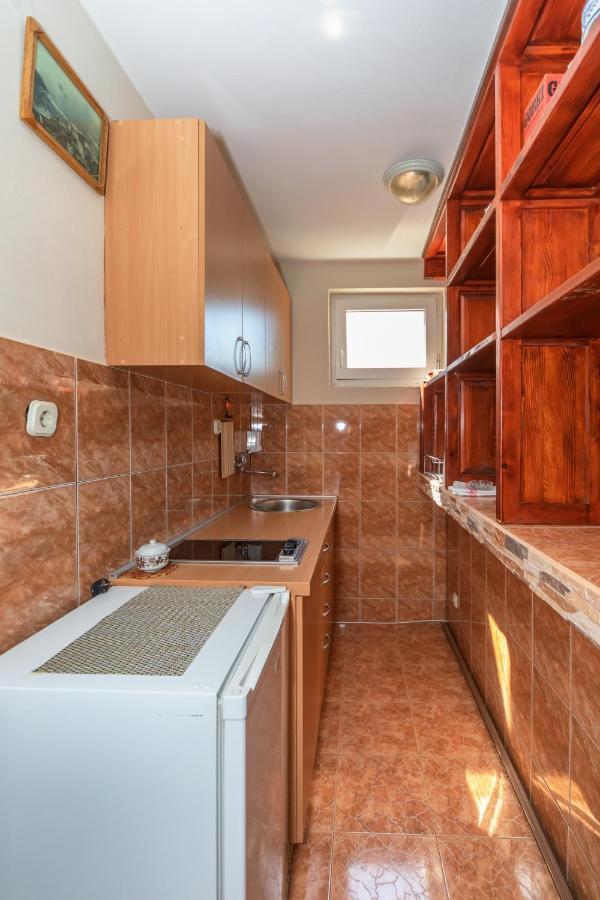 Apartments Pod Lozom With Seaview Petrovac Szoba fotó