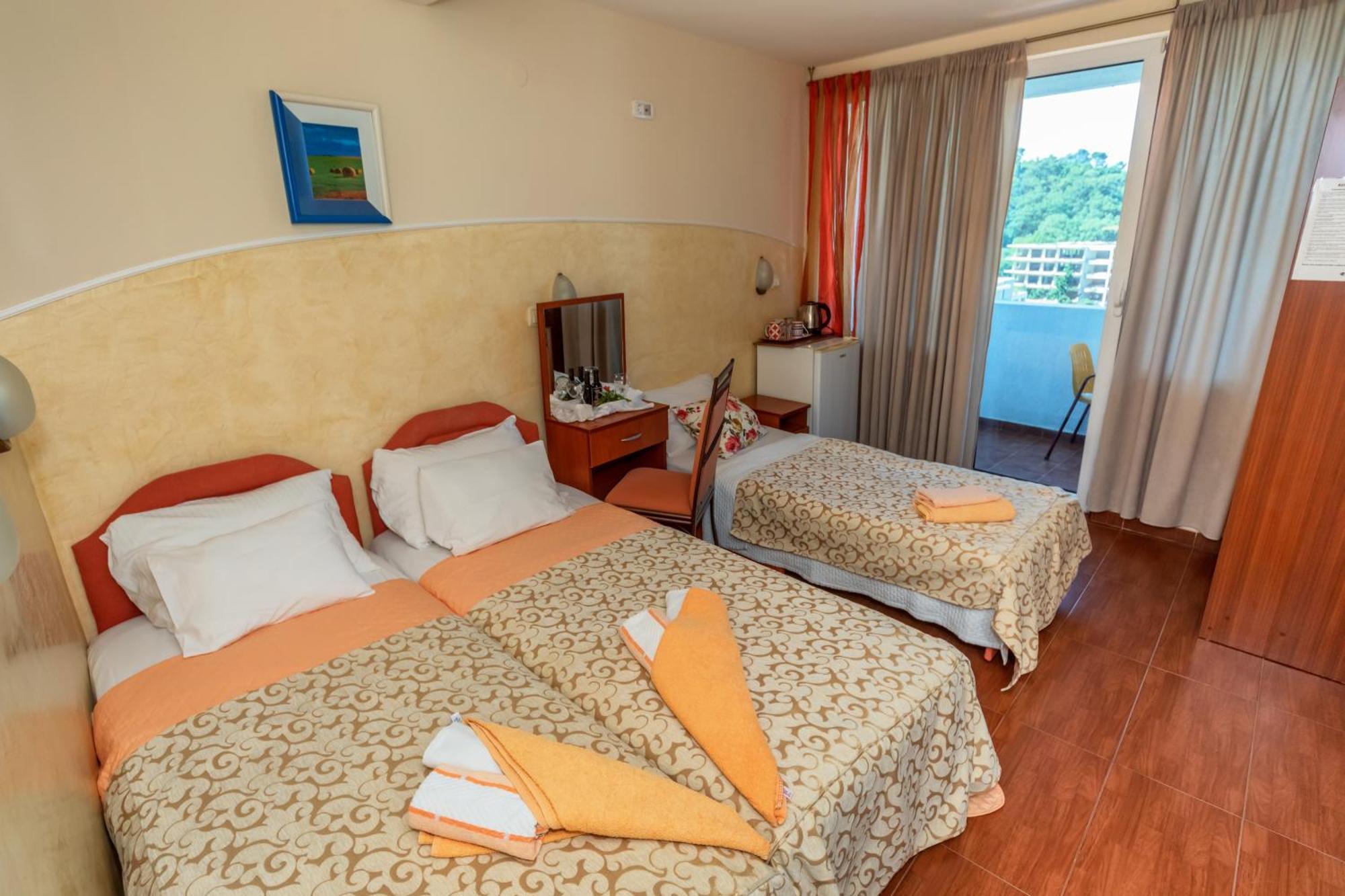 Apartments Pod Lozom With Seaview Petrovac Szoba fotó
